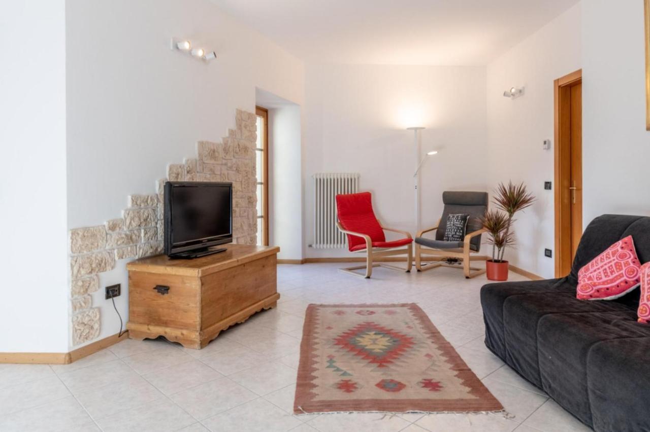 Casa Al Castello, Calliano Ospitar المظهر الخارجي الصورة