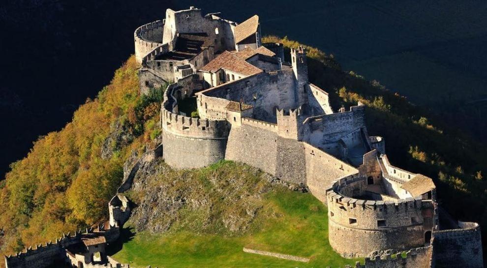 Casa Al Castello, Calliano Ospitar المظهر الخارجي الصورة